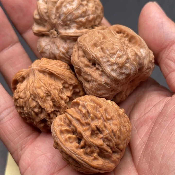 沐***.文玩核桃吊坠文玩核桃链接专属