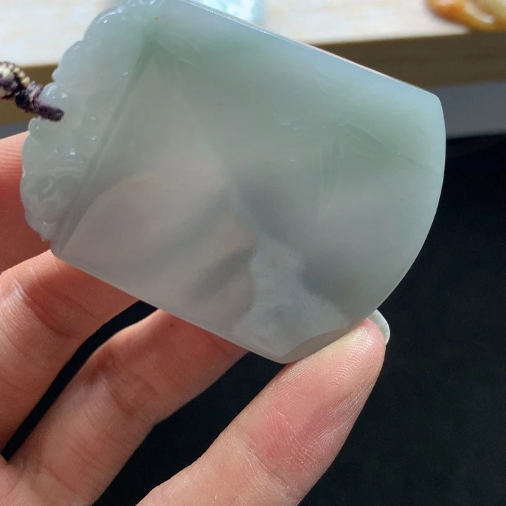 翡翠未镶嵌颈饰吊坠