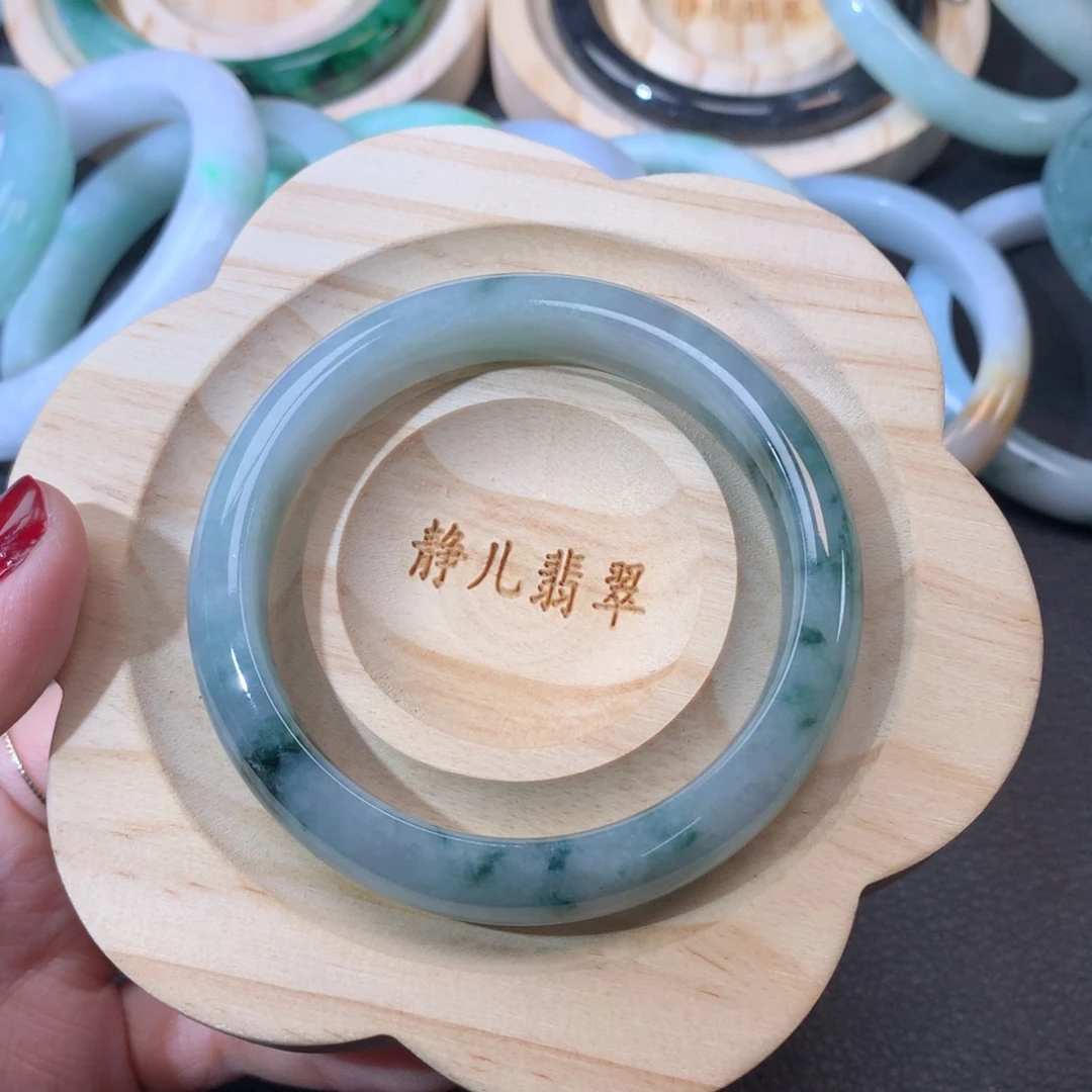 翡翠手镯未镶嵌52.8圈口