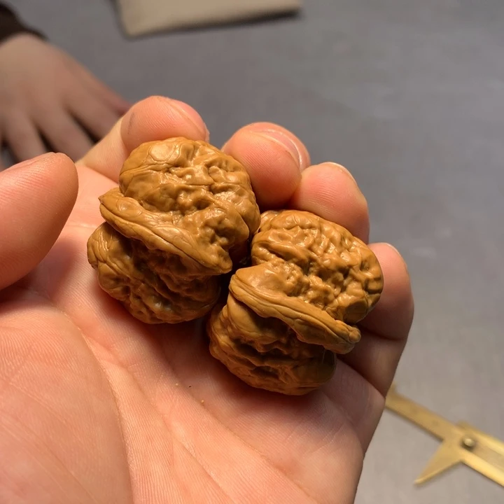 文玩核桃把件蛤蟆头3.6