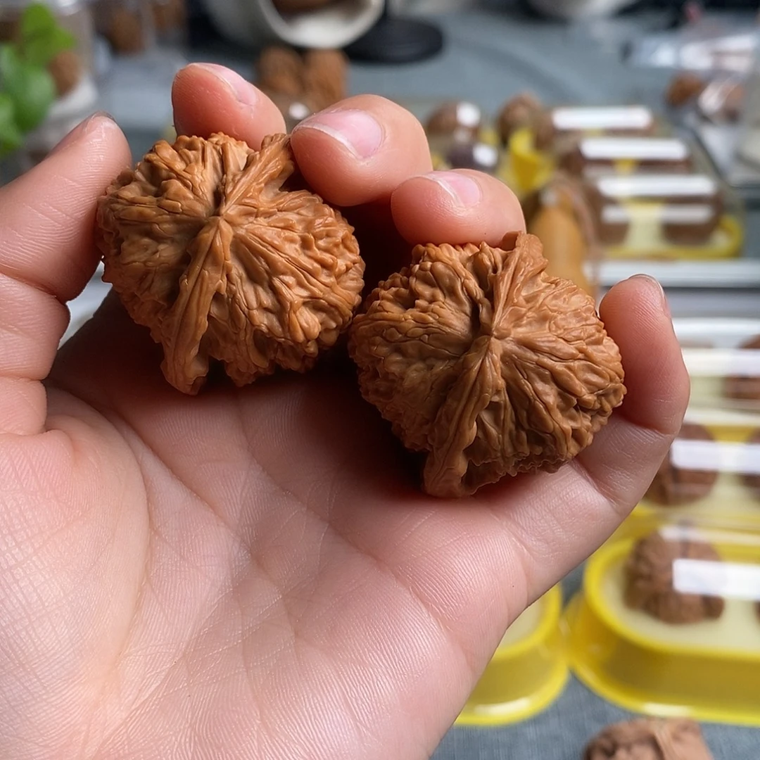 文玩核桃把件17号全品三角白40尺