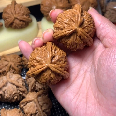 胖***z文玩核桃把件球本狮子头