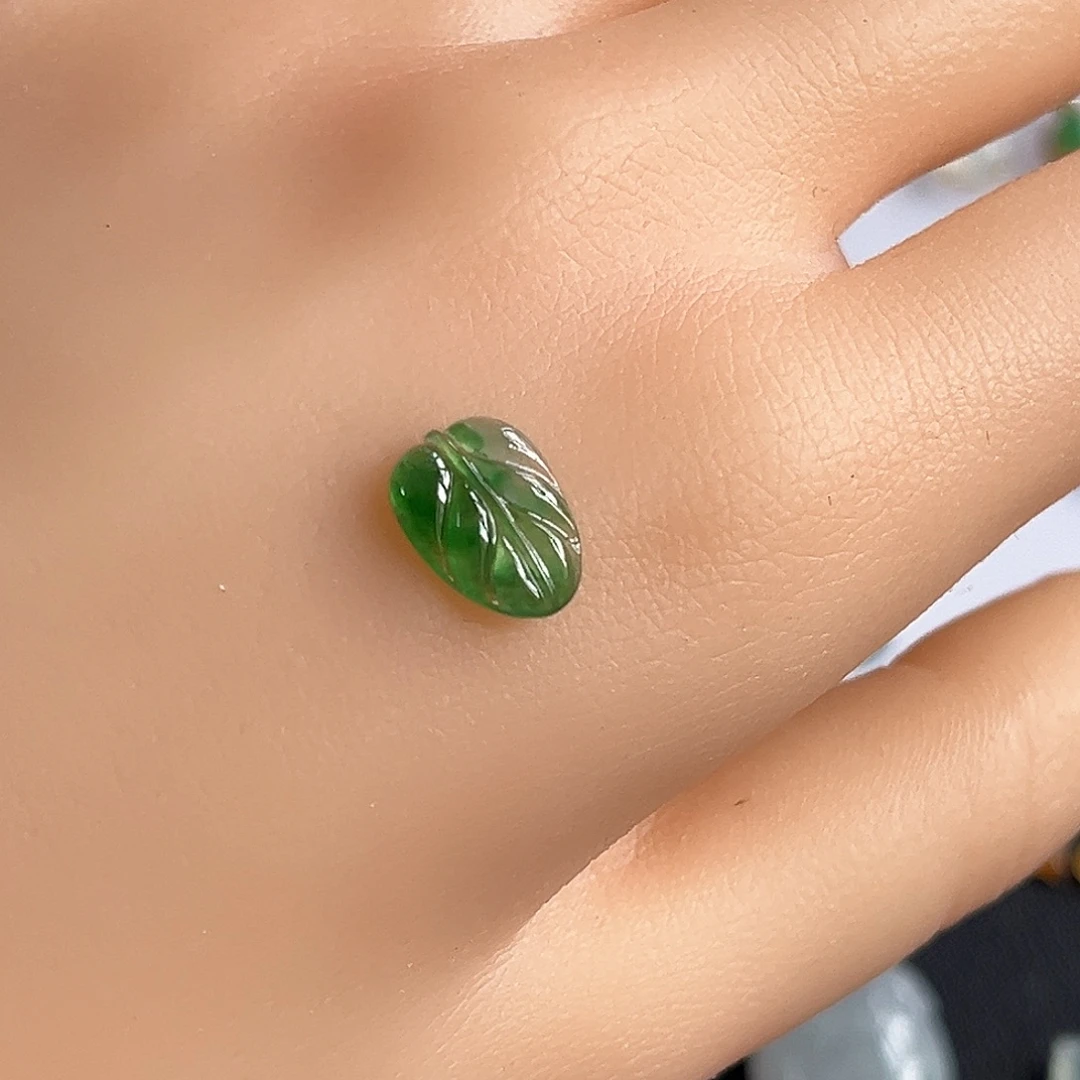 翡翠未镶嵌颈饰福利裸石