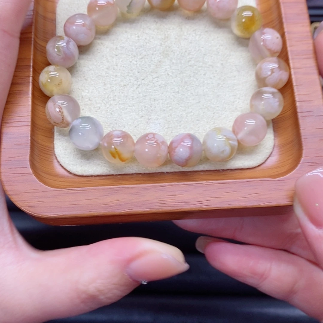 小***儿玛瑙/玉髓未镶嵌珠宝半成品