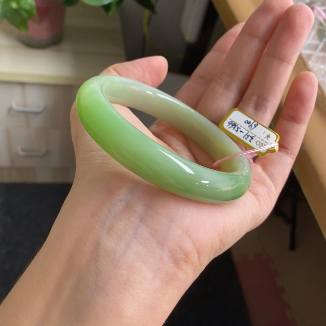 【闪购商品】和田玉手镯未镶嵌5758翠晴半山水，特细料，万元品质