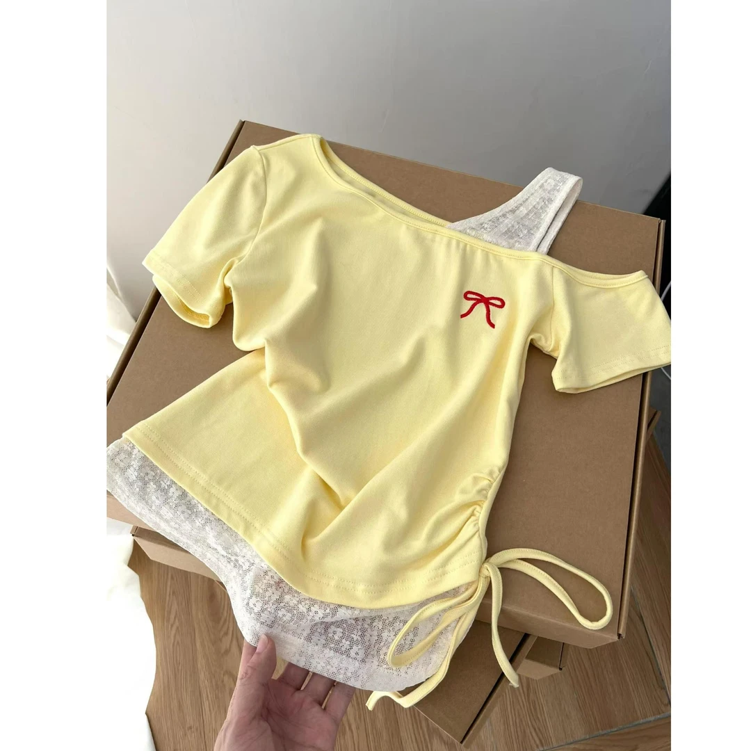 嫩黄色拼接蕾丝短袖t恤女气质百搭夏季新款斜肩抽褶收腰显瘦上衣