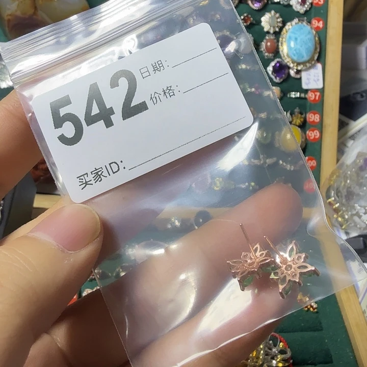 耳饰银S925镶嵌祖母绿兔*?