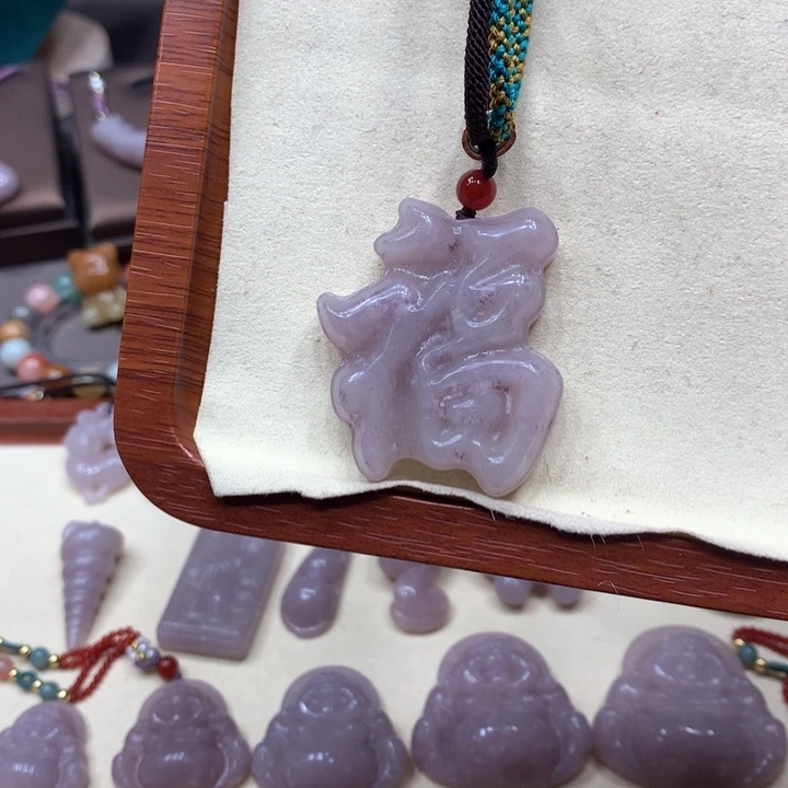 石英质玉颈饰合金梦***牛