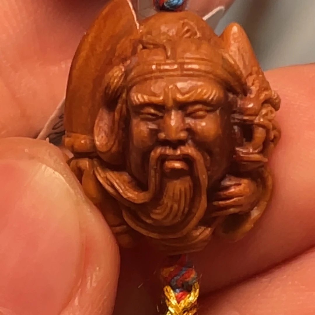 青*龙纹玉龙关公核雕作品