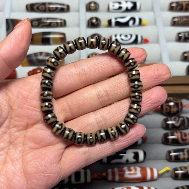 未镶嵌颈饰玛瑙/玉髓十*