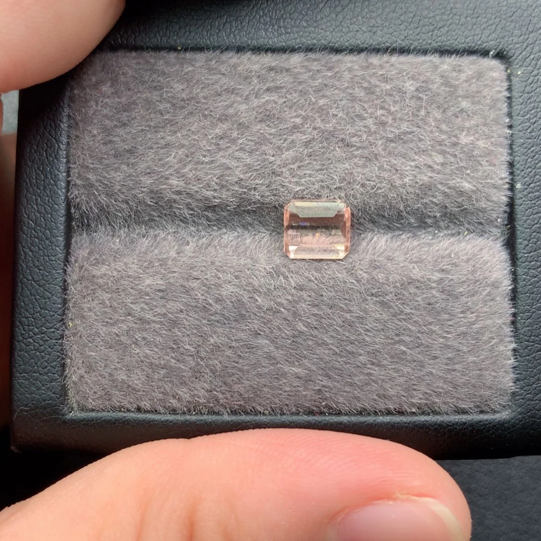 碧玺未镶嵌天然裸石天然碧玺1.3克拉