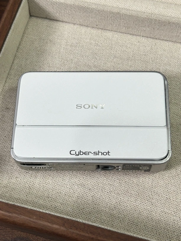 9新 Sony/索尼 t2 白色 迷你触摸屏复古ccd数码相机