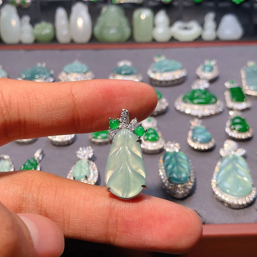 翡翠未镶嵌吊坠(不含链)