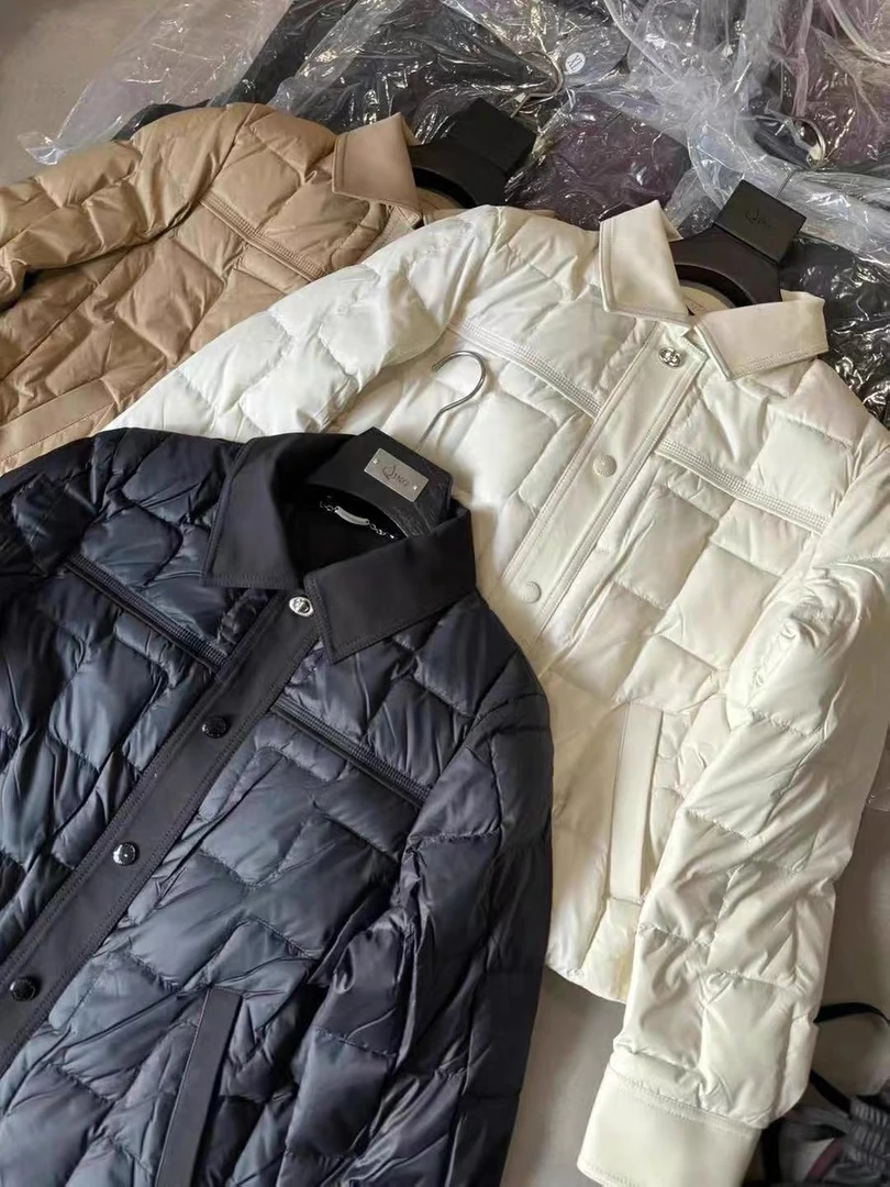 JlNG2024冬季新款高端鹅绒服翻领洋气压皱格子短款女士外套