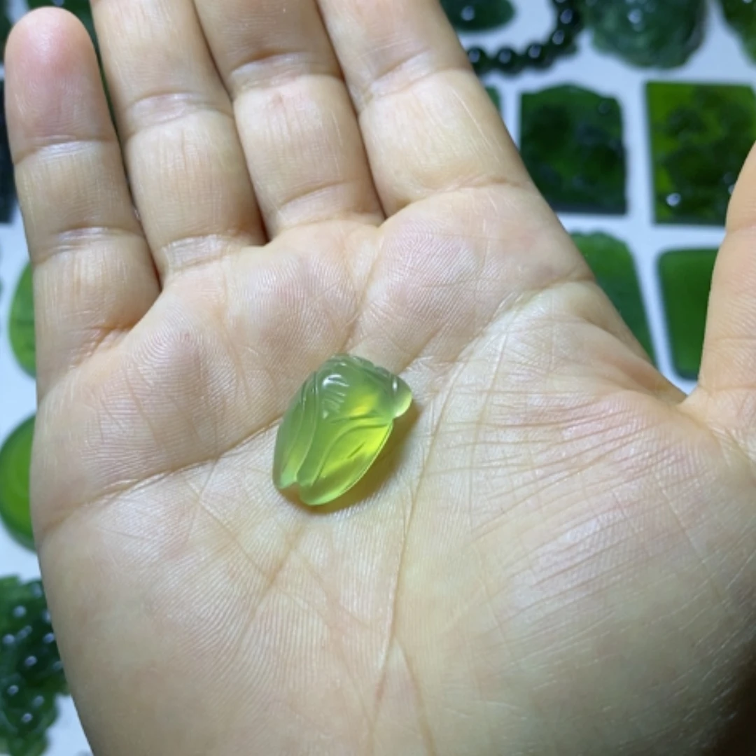 【闪购商品】未镶嵌蛇纹石玉颈饰