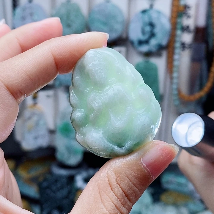 翡翠未镶嵌颈饰翡翠