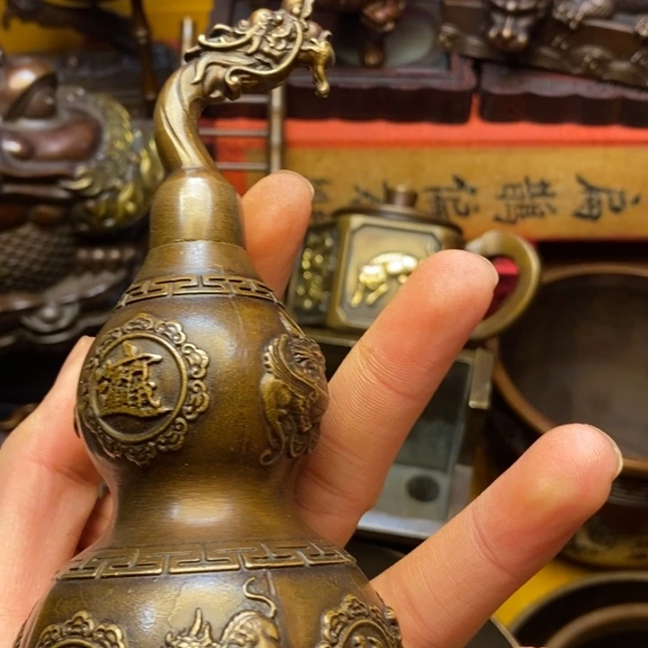 铜器摆件做工精良