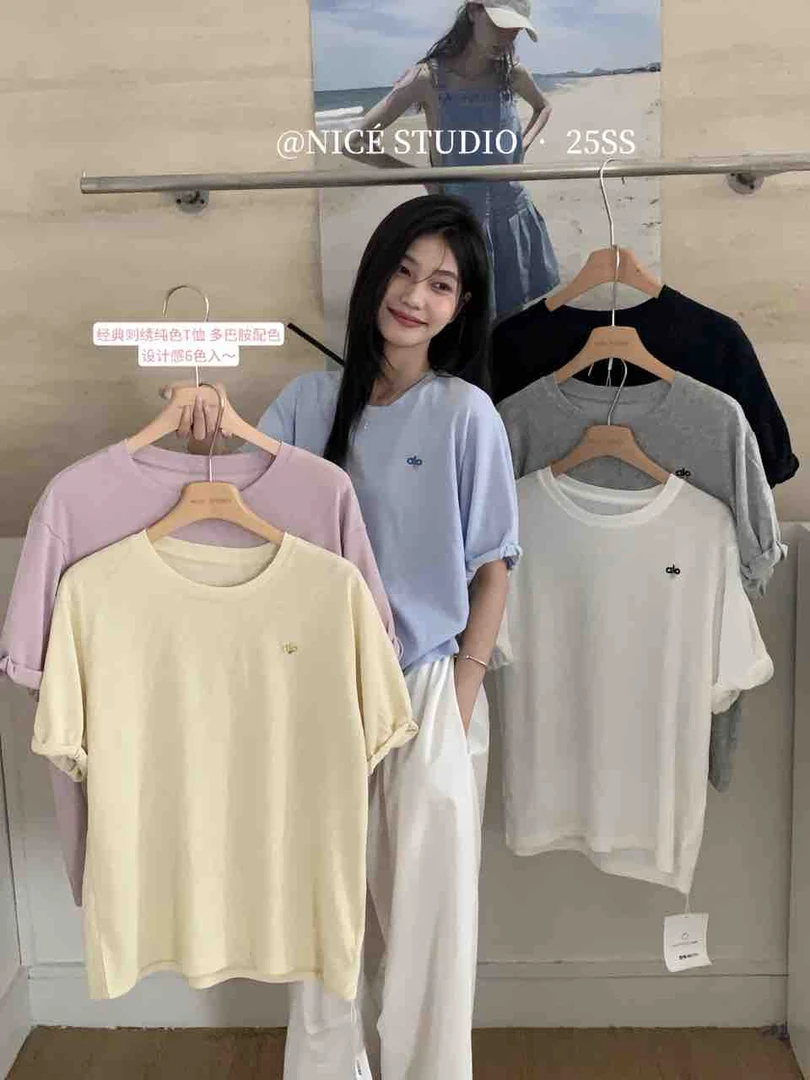 Meiky饼 经典百搭 小刺绣设计圆领纯色宽松T恤