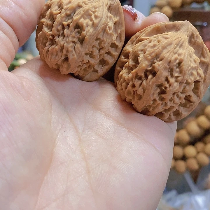 【闪购商品】文玩核桃把件40红狮子