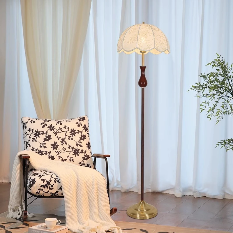 法式中古风落地灯客厅卧室高级感沙发边角新中式美式复古床头台灯
