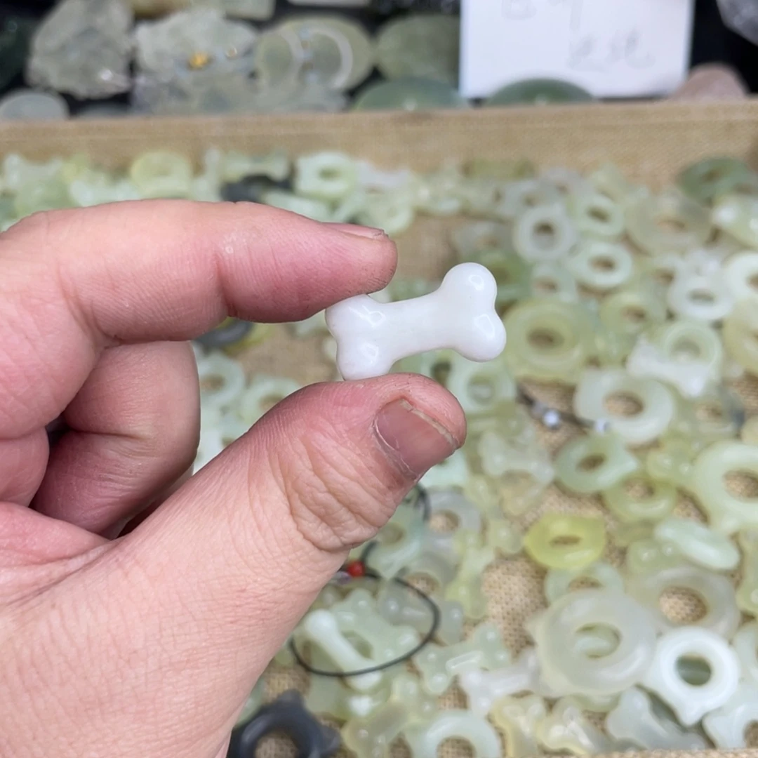 =***=岫玉未镶嵌颈饰骨头