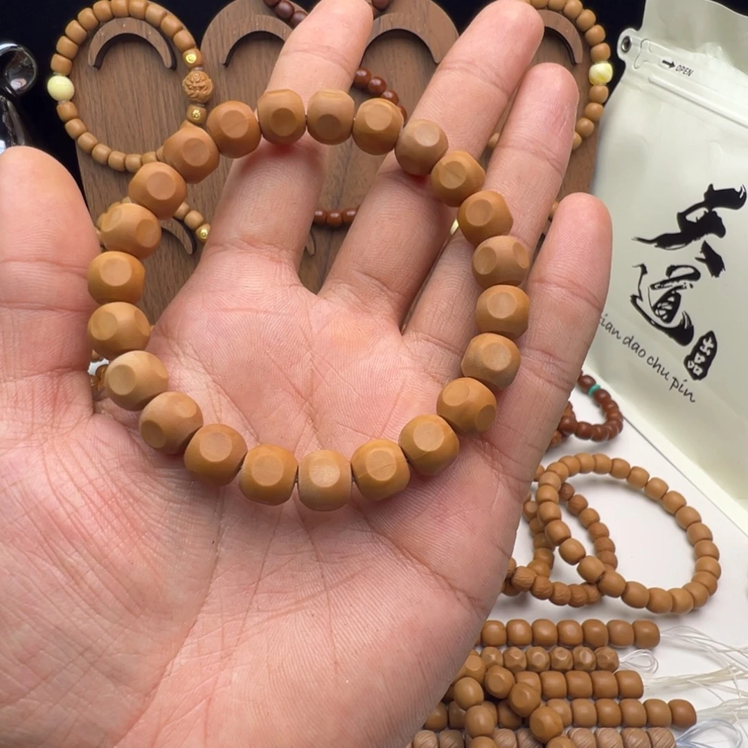 小***з手串猴头核桃全品泛油六方