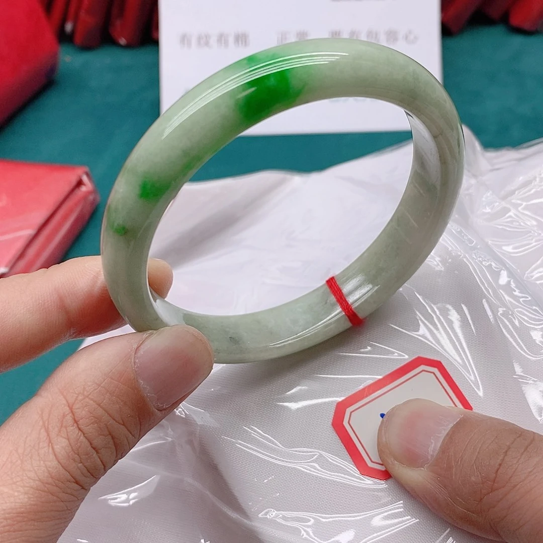 翡翠手镯未镶嵌玉****买A39999999