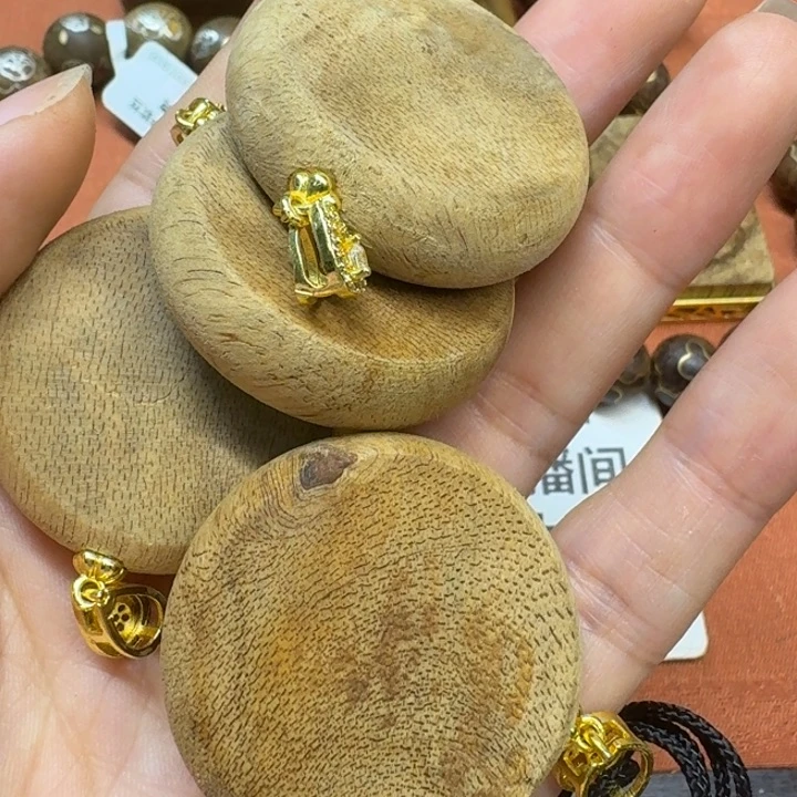 大叶紫檀（黑酸枝木类）