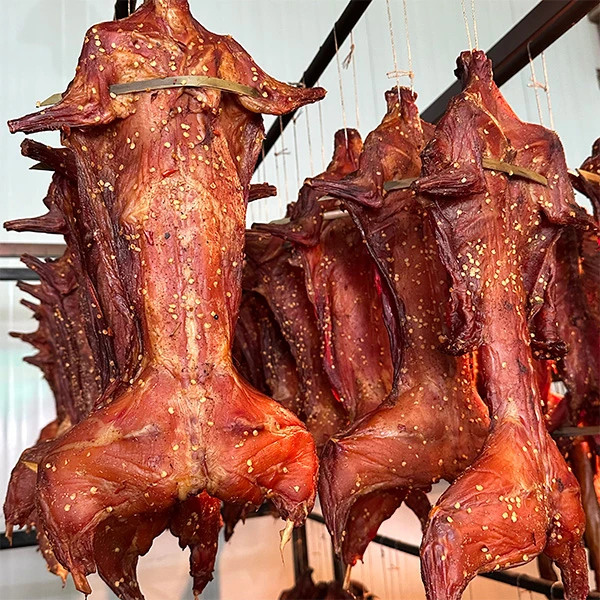 正宗四川特产烟熏腊兔肉另有腊肠五花肉