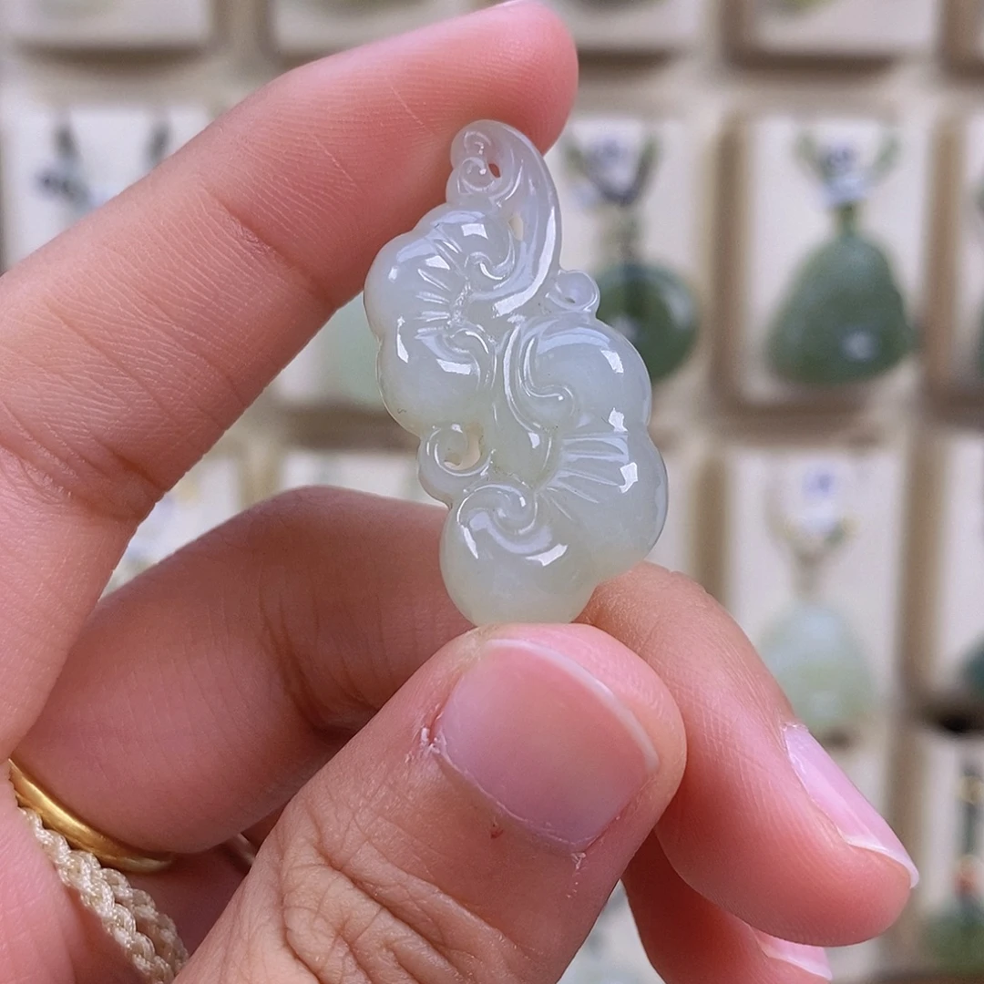 星***）和田玉未镶嵌颈饰