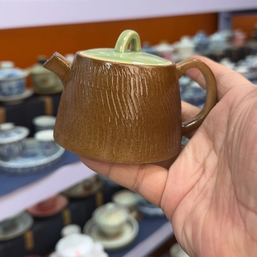 高温下的高温天气使人心情