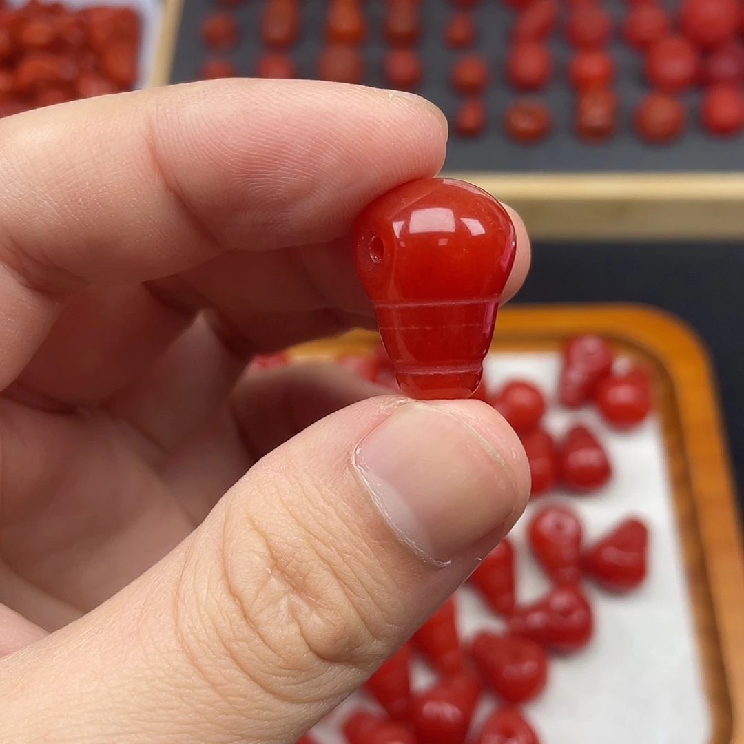 南红玛瑙9号保山锦红亮光对孔14三通未镶嵌