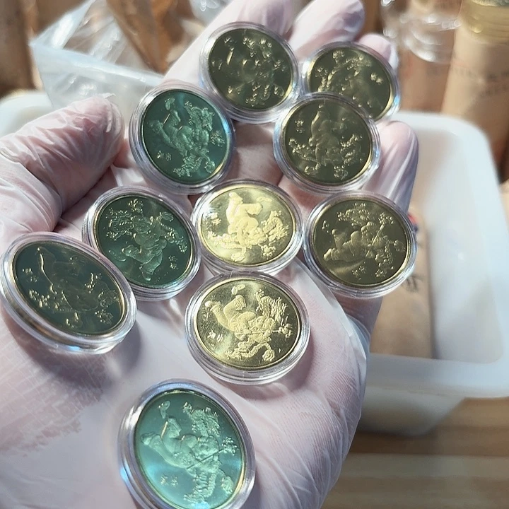 其他普通金属10枚，一轮龙币