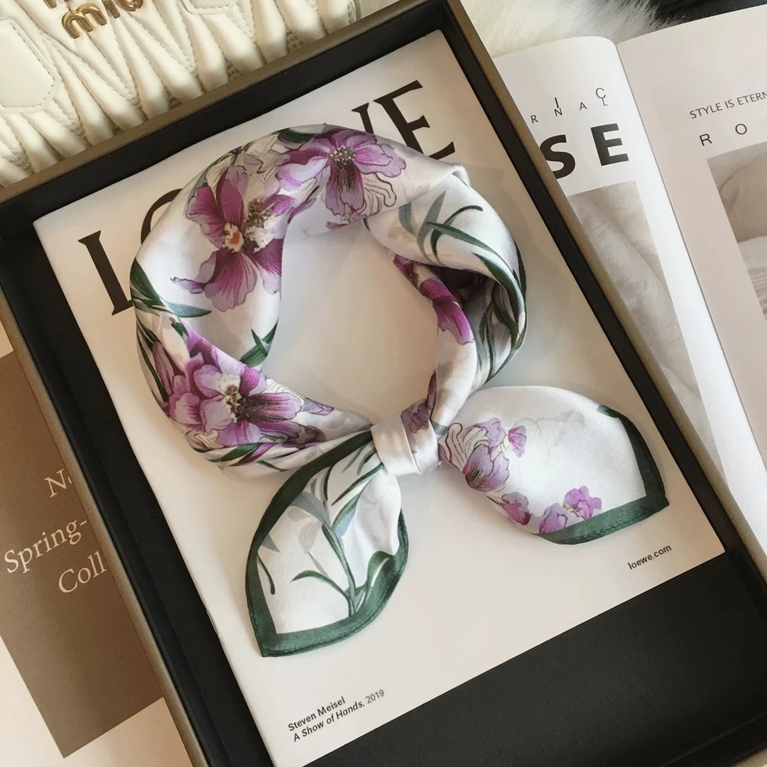 【紫君罗兰】N122百搭经典轻奢高定紫罗兰名媛风70方巾仿真丝