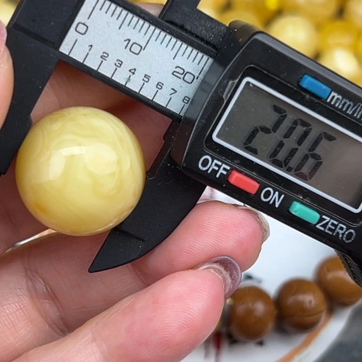 琥珀裸石未镶嵌微瑕1472