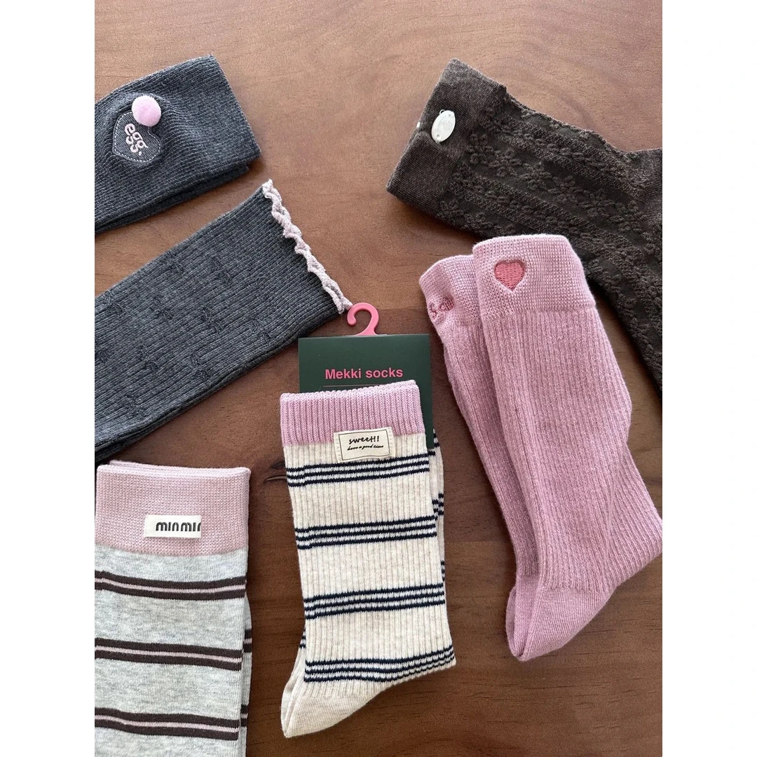 袜子女早秋韩版ins棕色复古碎花百搭小布标条纹堆堆袜日系中筒LW