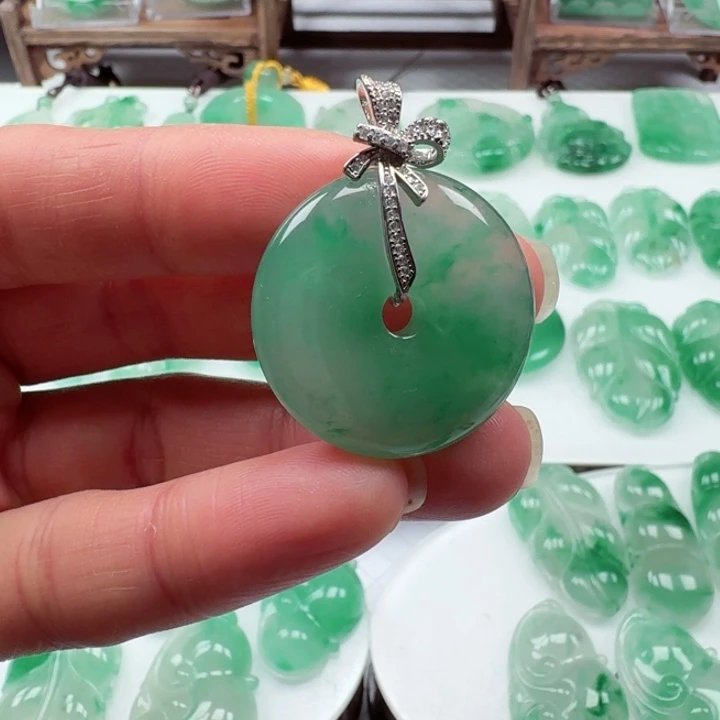 石英质玉颈饰未镶嵌