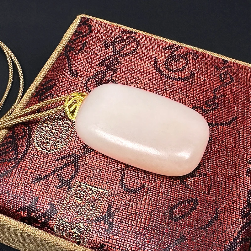 【璟宸】18K金天然和田玉藕粉平安无事牌