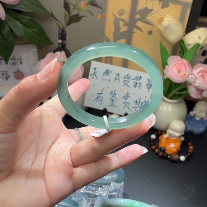 翡翠未镶嵌手镯冰晴绿