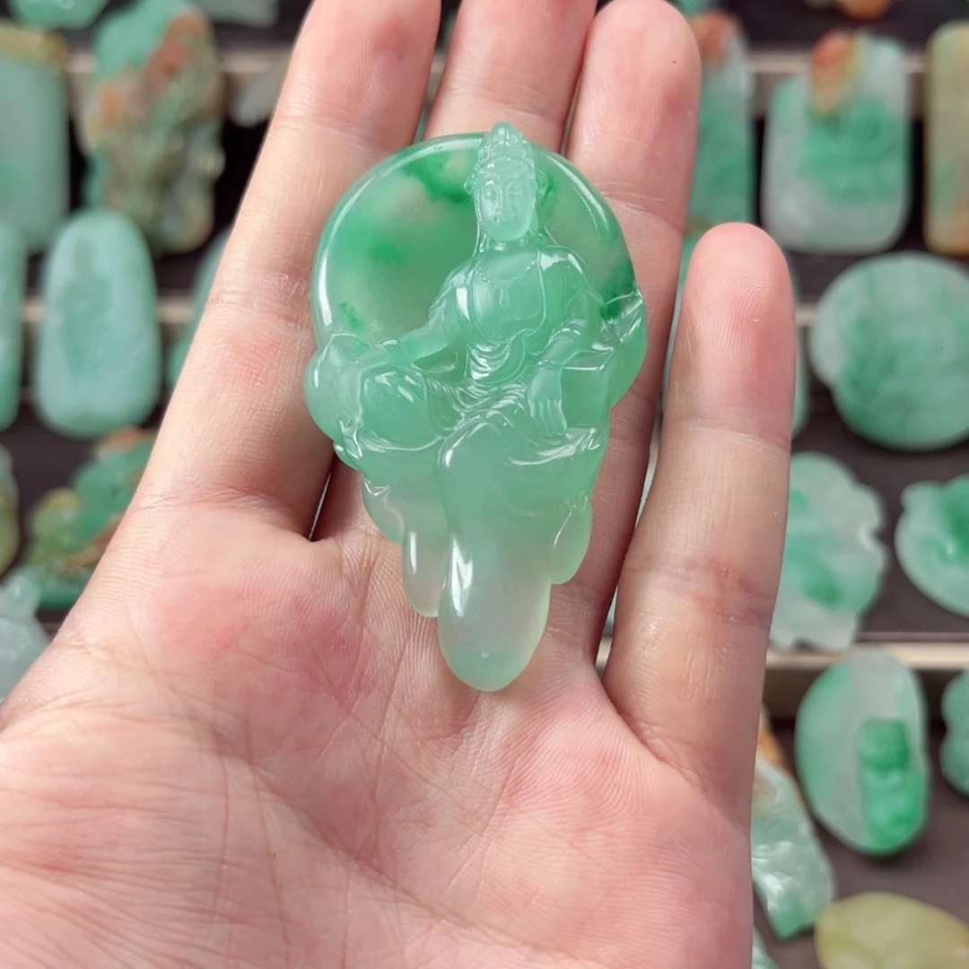 石英质玉未镶嵌颈饰妞*