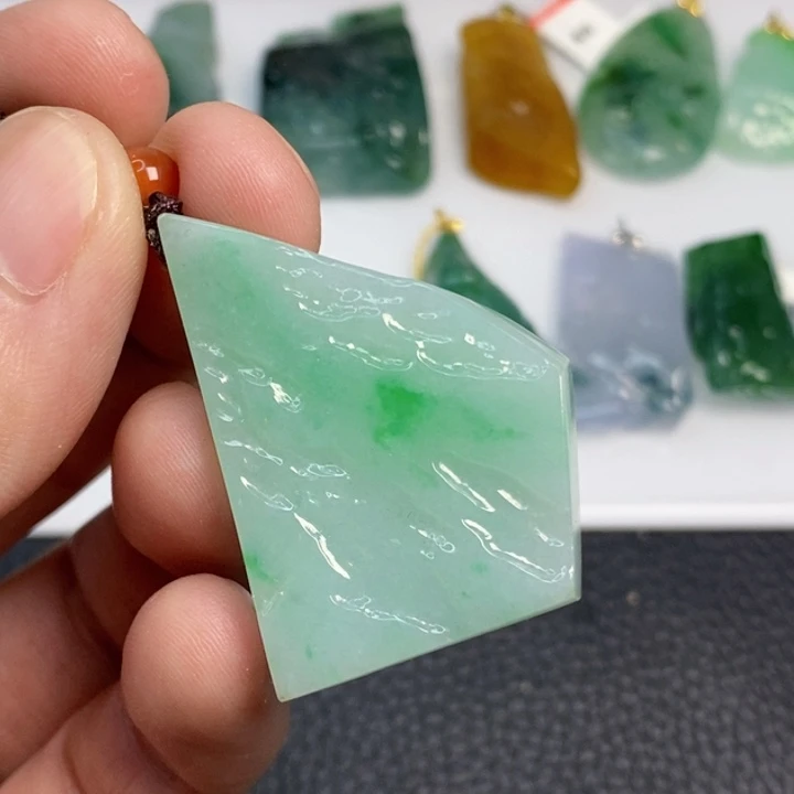 翡翠未镶嵌颈饰翡翠