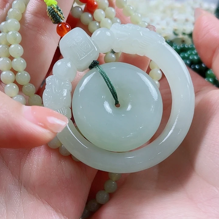 颈饰未镶嵌和田玉