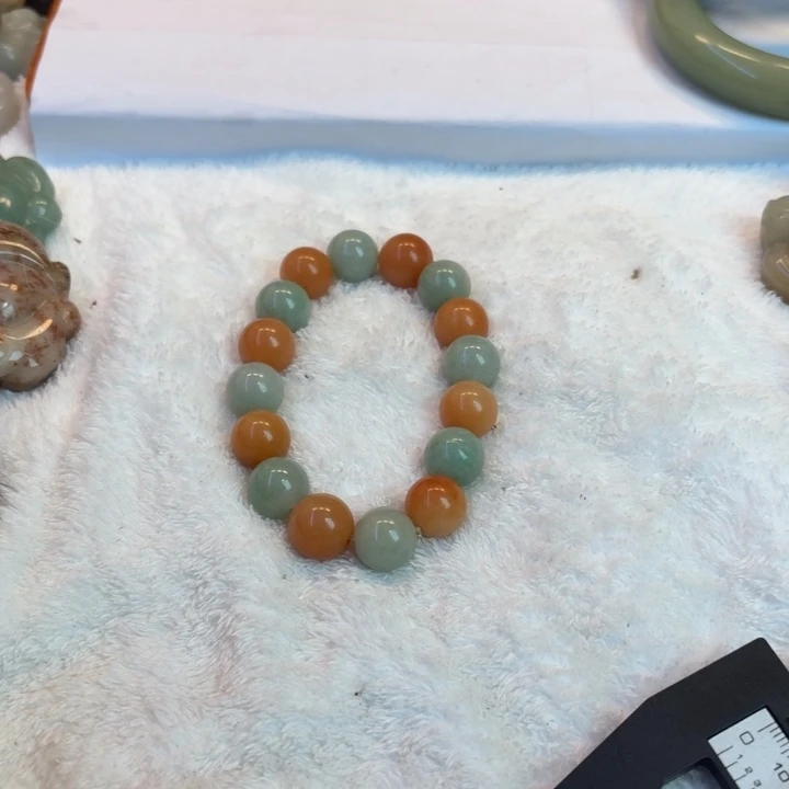 石英岩玉未镶嵌手镯