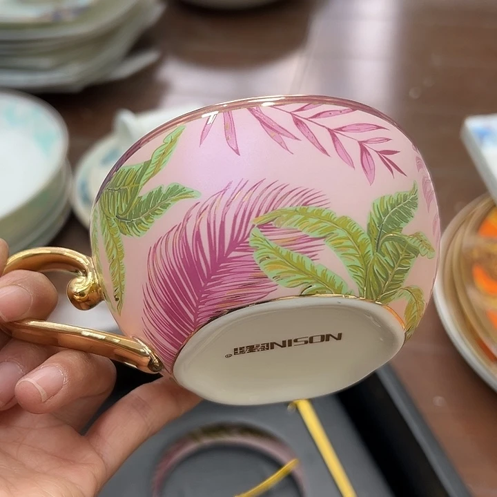 巧***珊搪瓷粉色咖啡杯带勺子一个