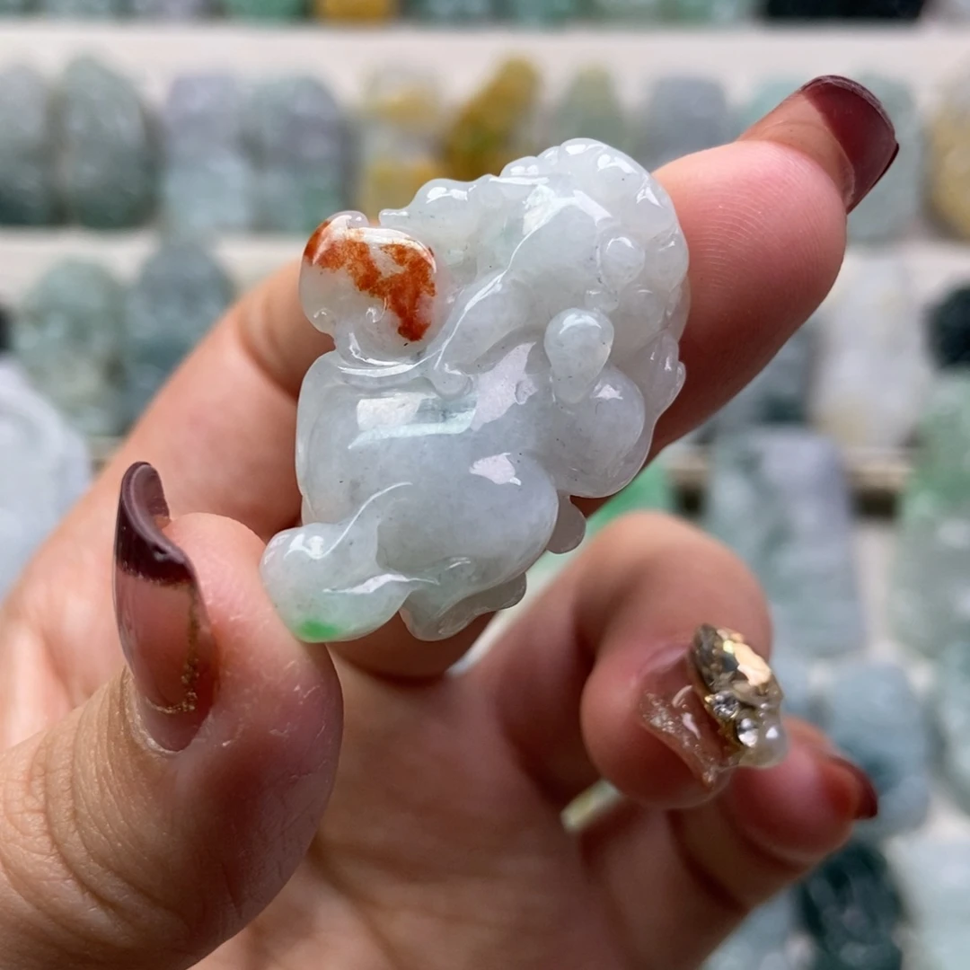 翡翠吊坠(赠链)未镶嵌