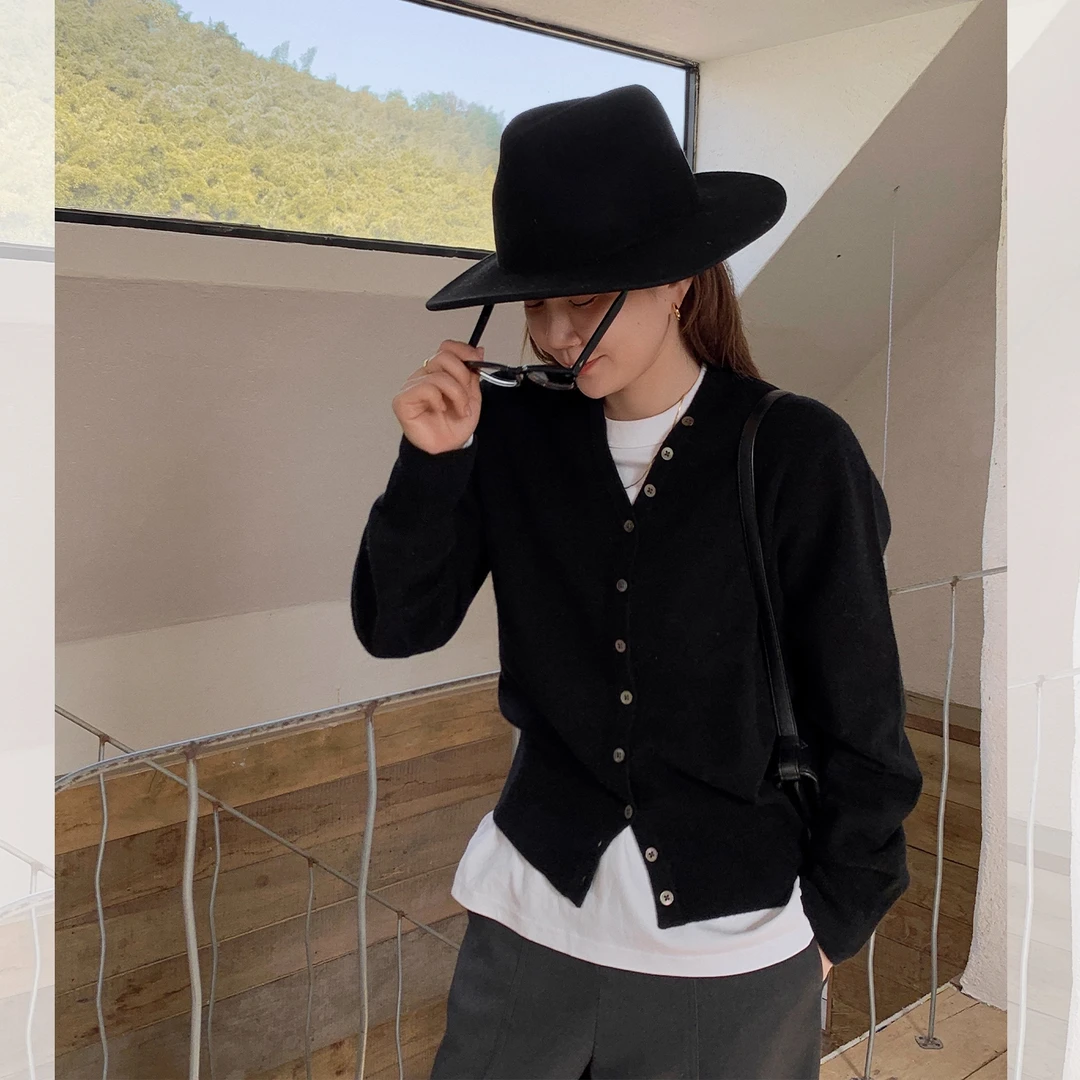 莉贝琳sisy针织开衫V领美利奴全羊毛气质显瘦上衣上衣S25411SW21