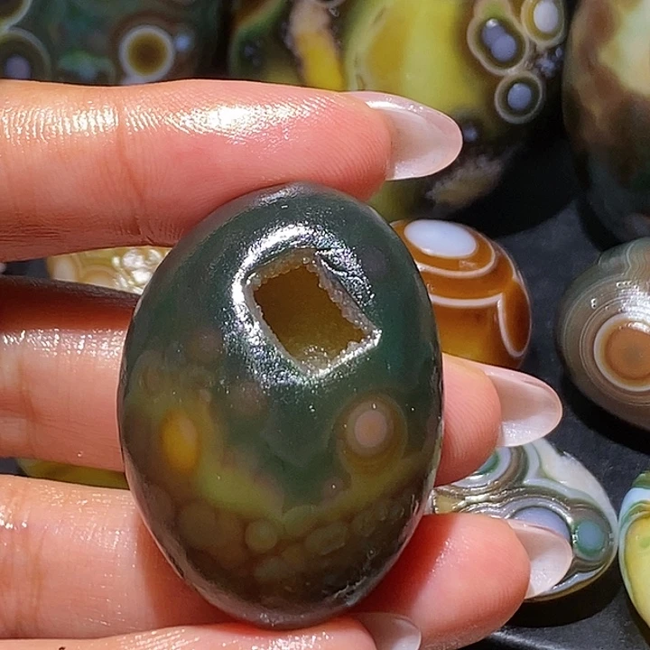 玛瑙/玉髓未镶嵌珠宝奇石30