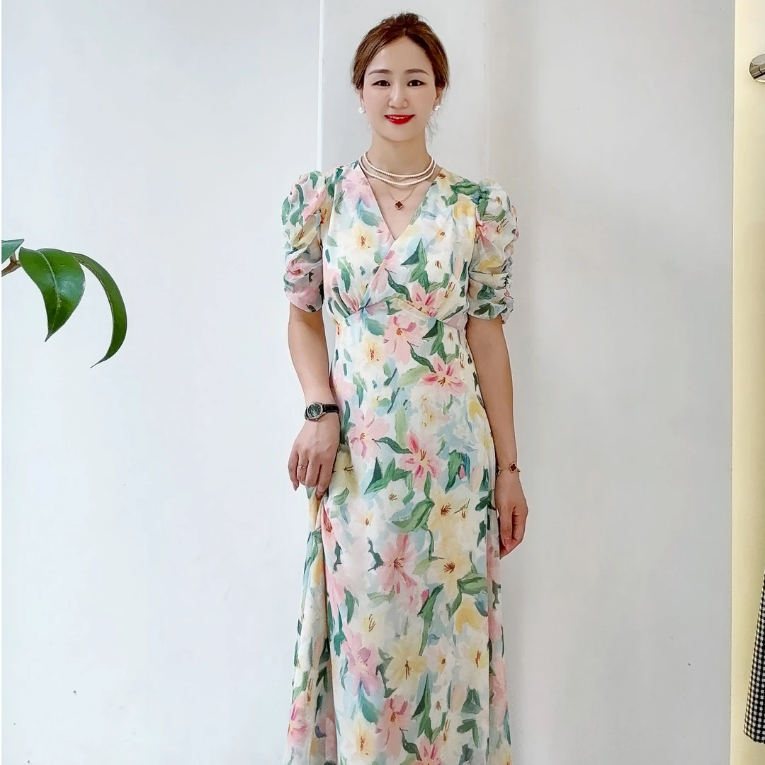 洋气碎花气质连衣裙女时尚V领显瘦系带收腰长裙子2025夏新款