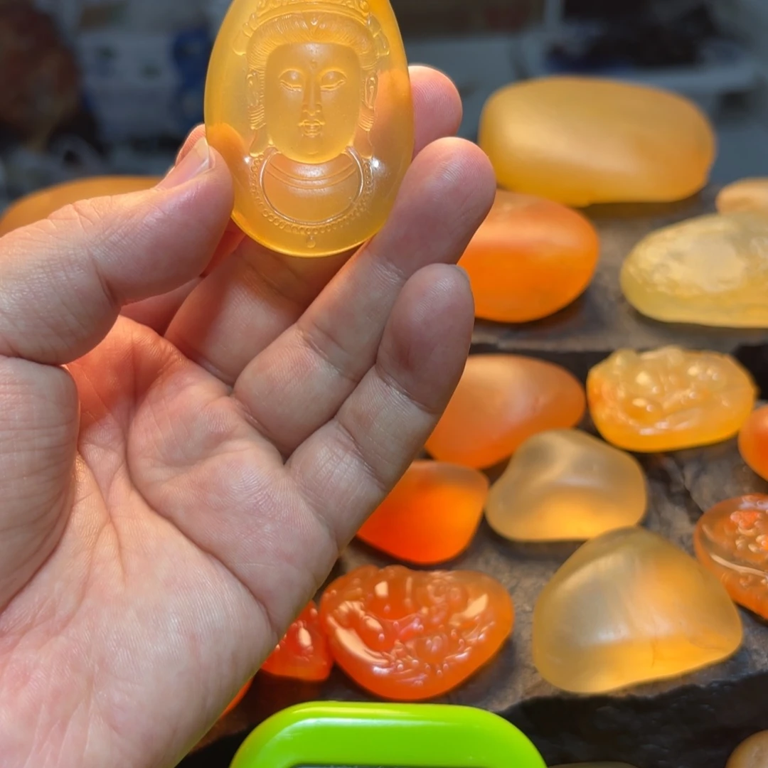 霸***王石英岩玉未镶嵌挂件