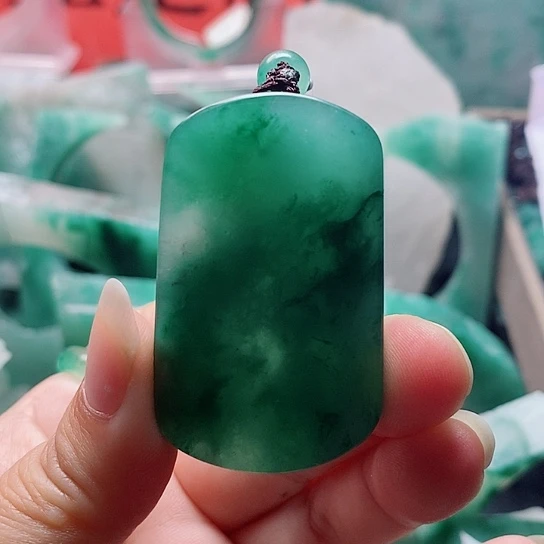 石英质玉未镶嵌颈饰